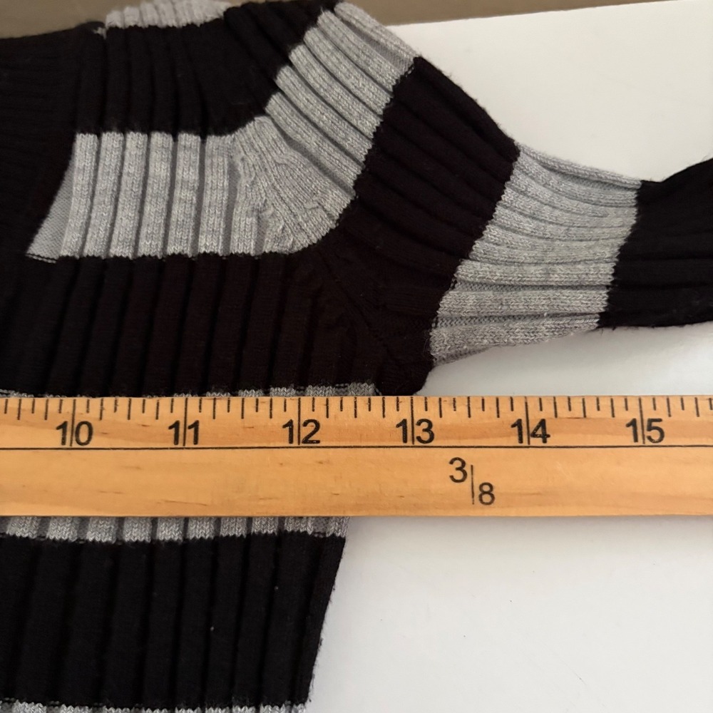 Y2K Women Striped Fitted Sweater Knit Top Size M Elena Bella Swan Deep V Neck - Picture 6 of 8